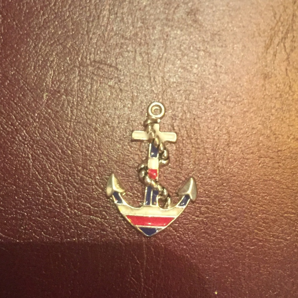 Anchor pendant😊